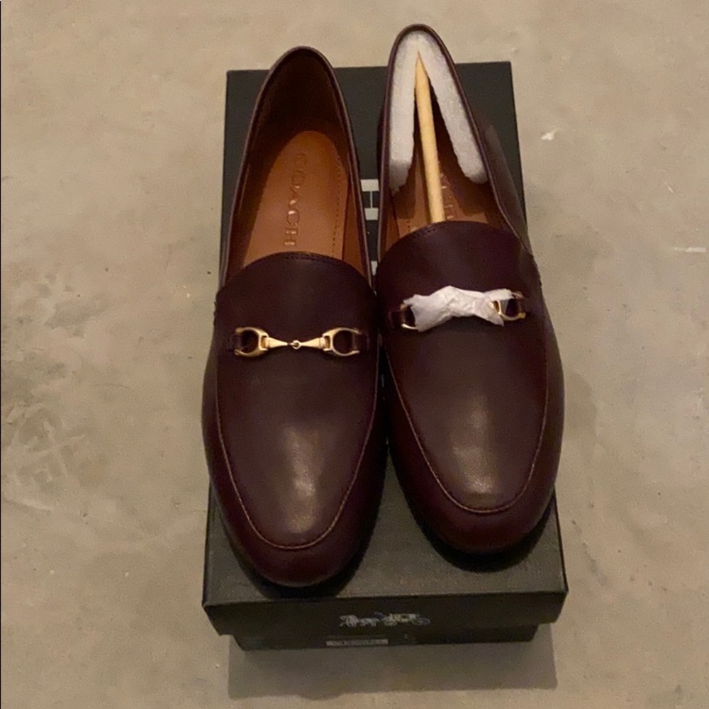 Coach shoes 7.5 never worn